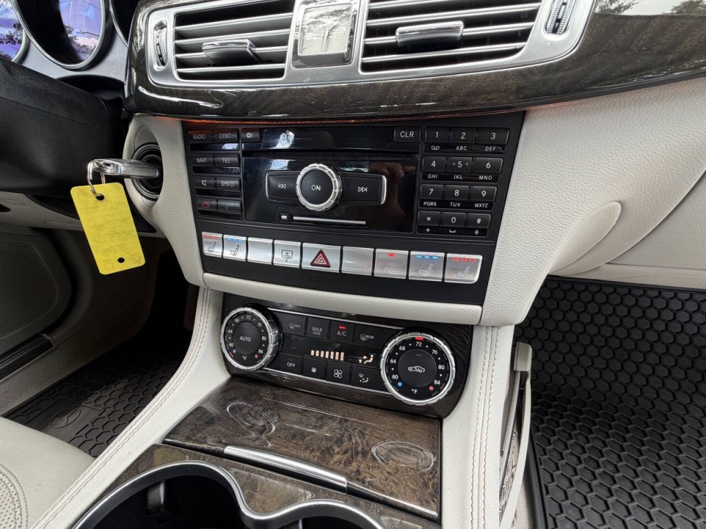 2012 Mercedes-Benz CLS-Class Image 26