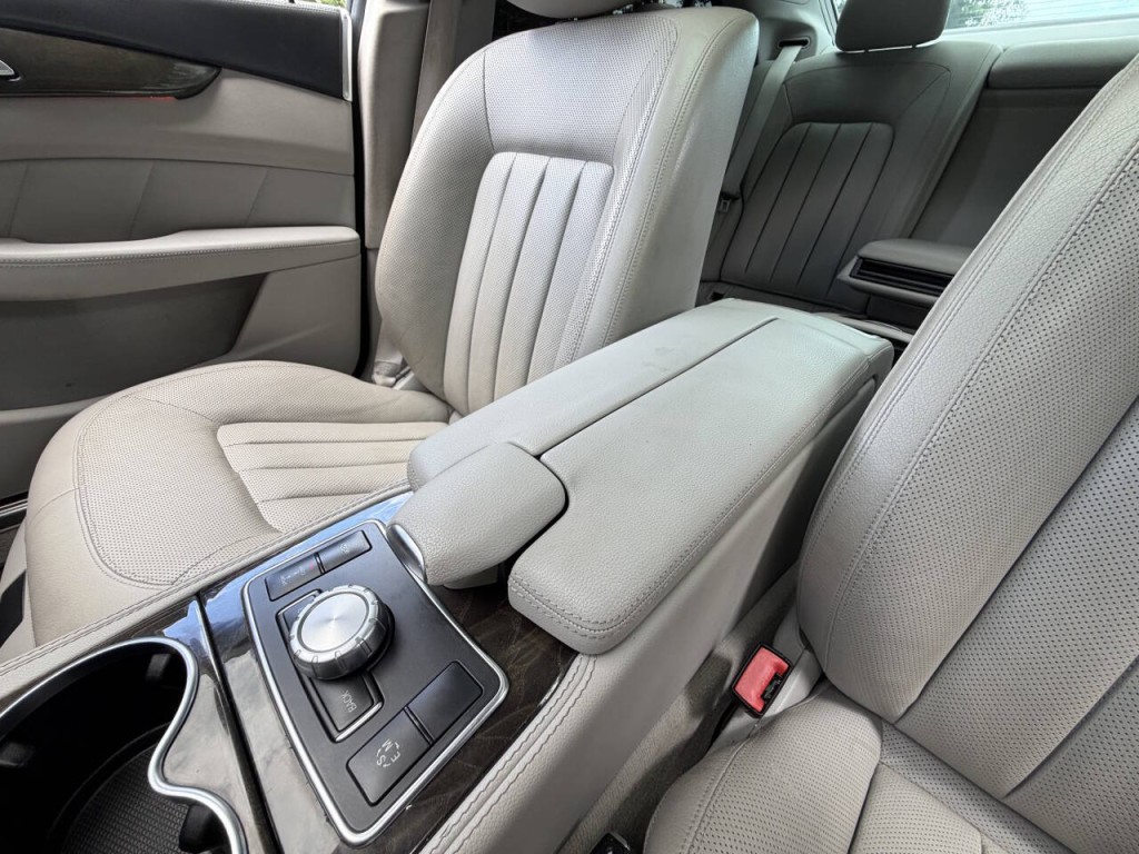 2012 Mercedes-Benz CLS-Class Image 36