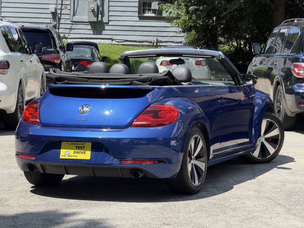 2013 Volkswagen Beetle Image 3