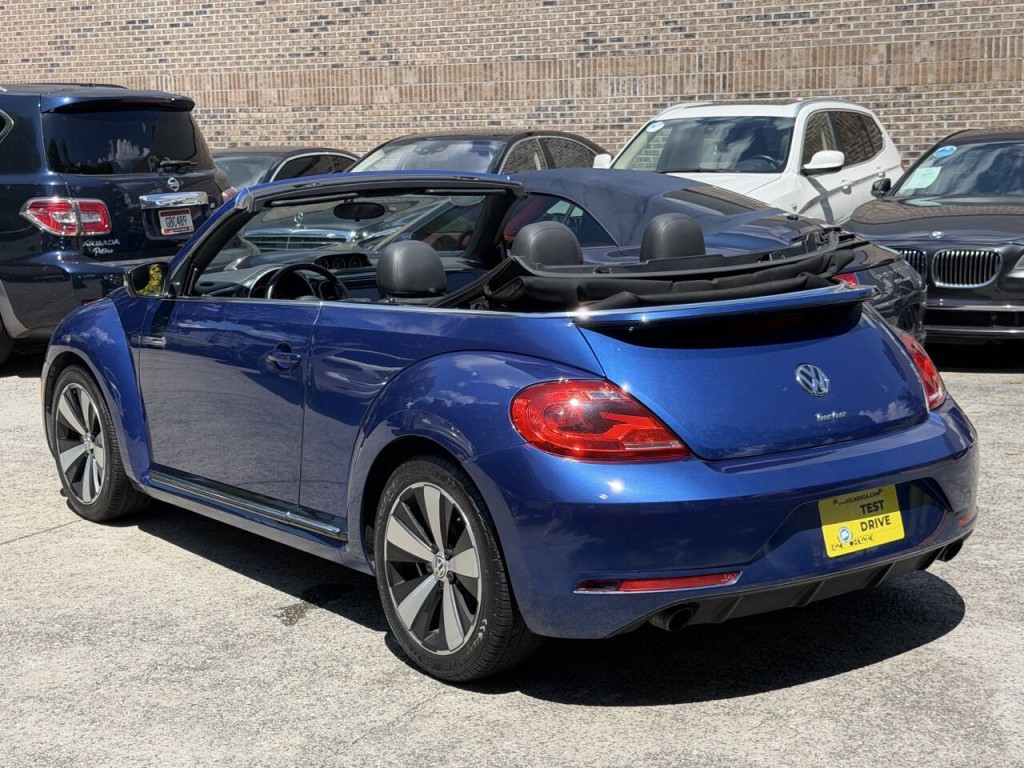 2013 Volkswagen Beetle Image 5