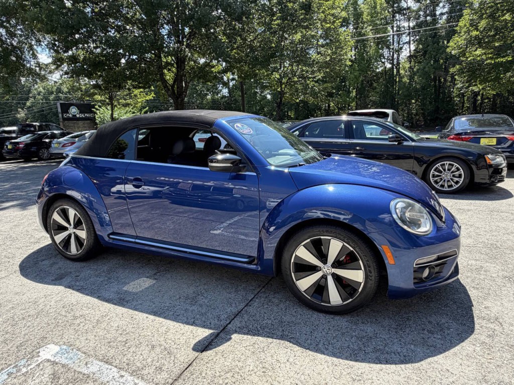 2013 Volkswagen Beetle Image 8
