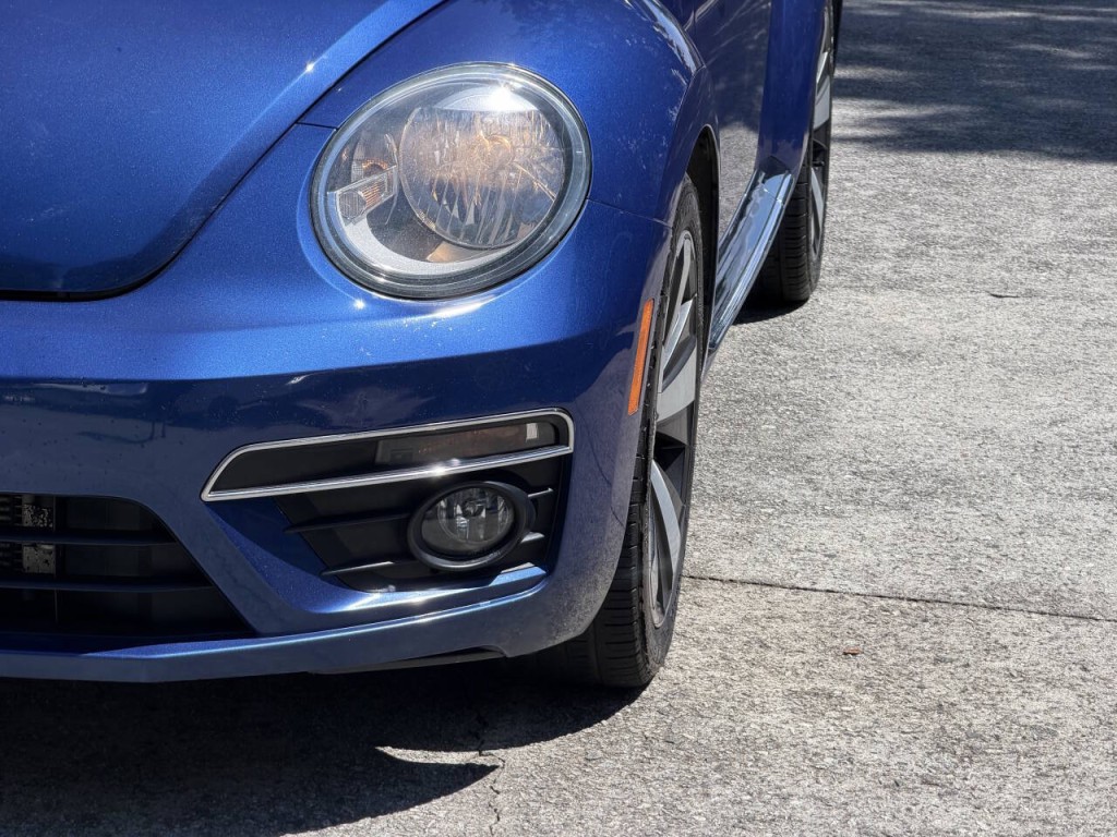 2013 Volkswagen Beetle Image 11