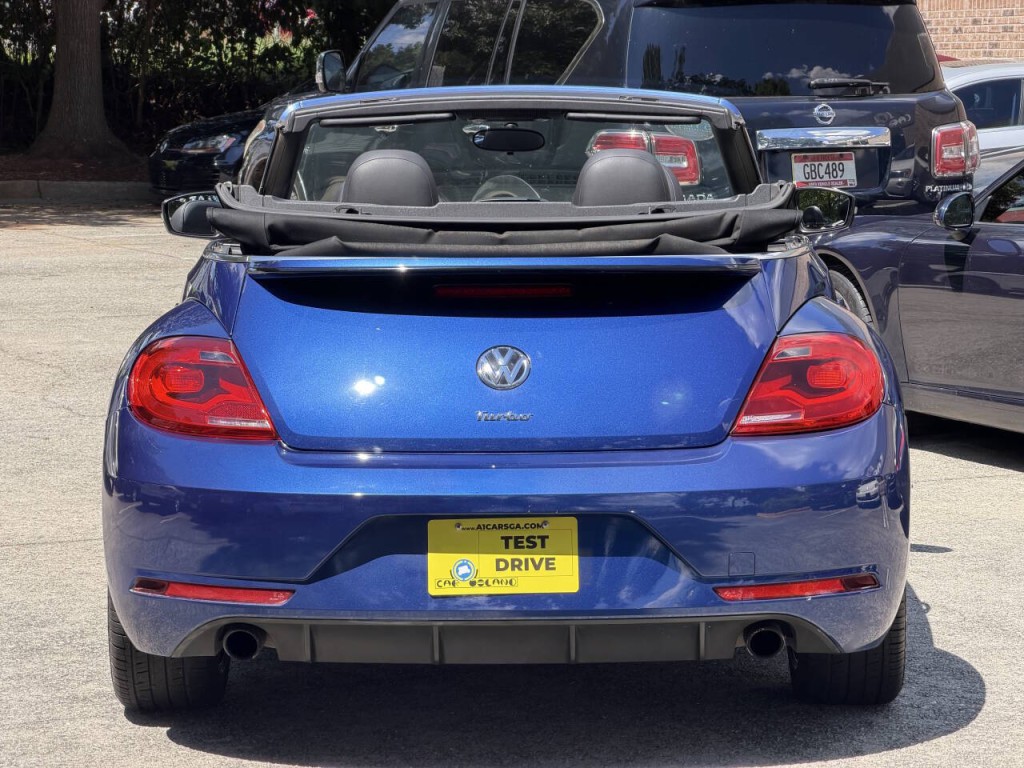 2013 Volkswagen Beetle Image 15