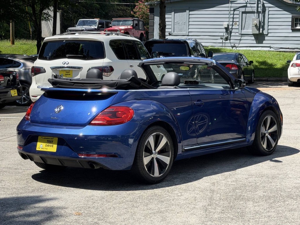 2013 Volkswagen Beetle Image 16