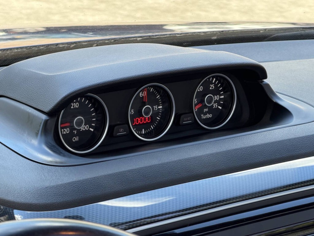 2013 Volkswagen Beetle Image 26