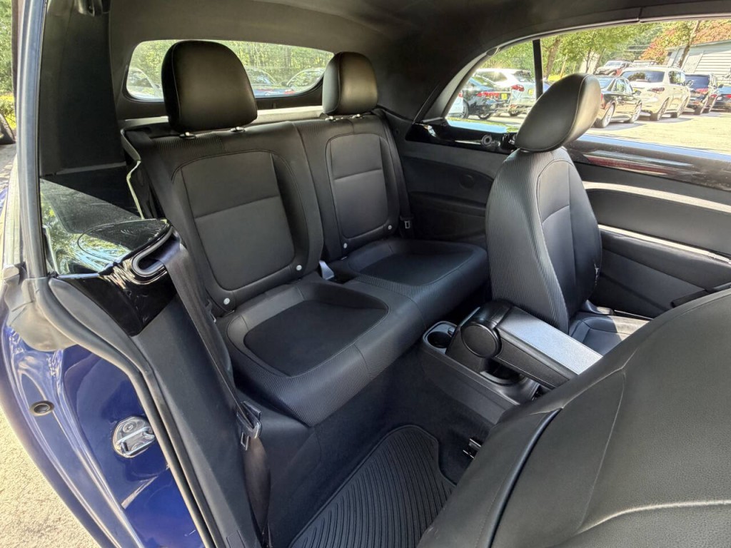 2013 Volkswagen Beetle Image 40
