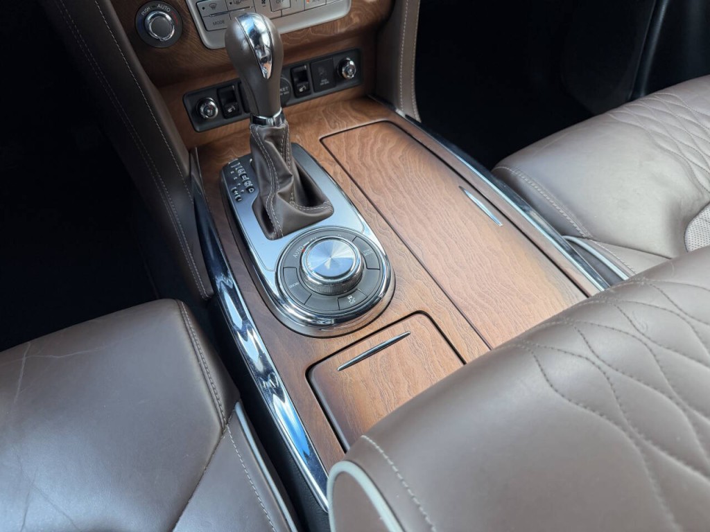 2017 INFINITI QX80 Image 20