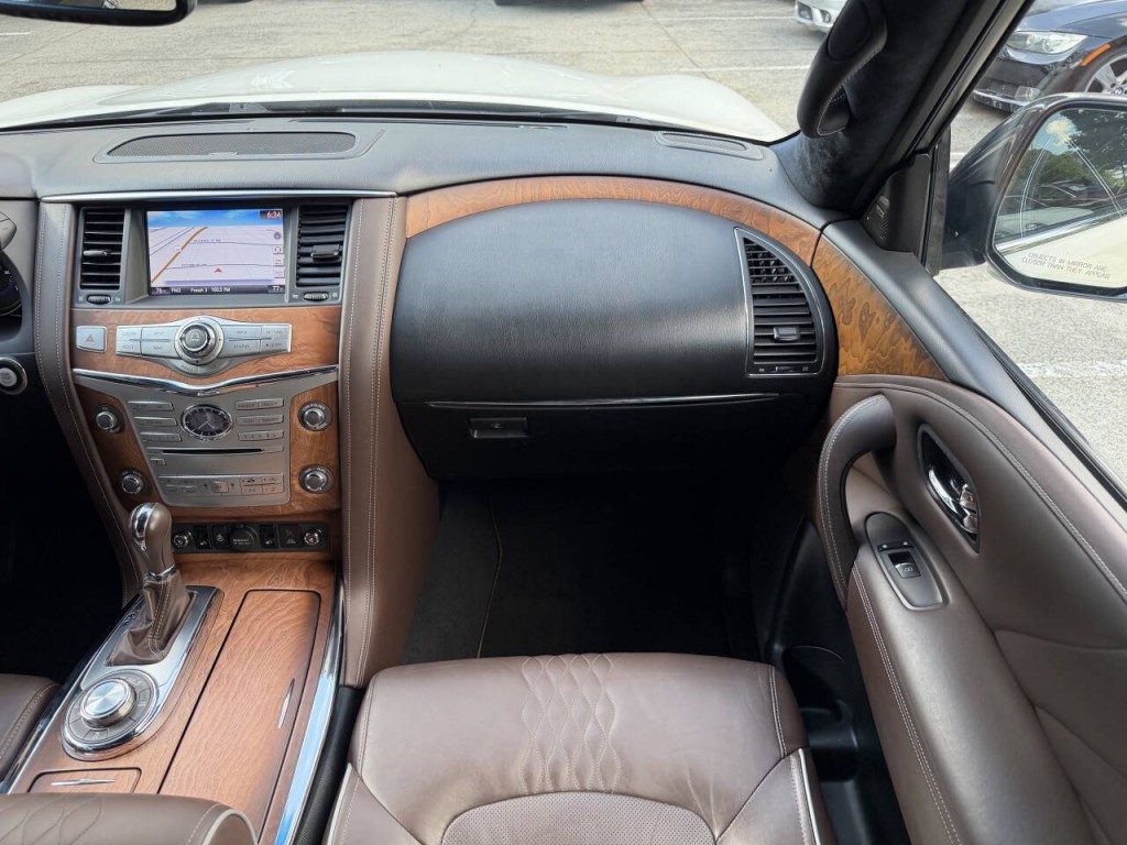2017 INFINITI QX80 Image 21
