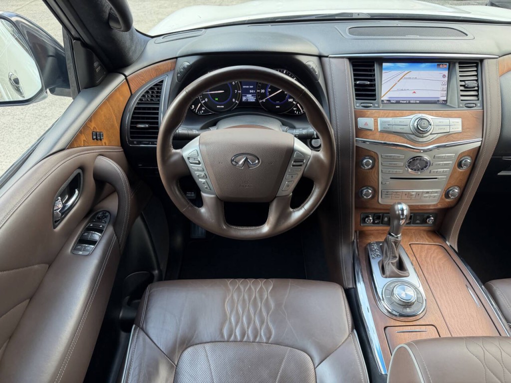 2017 INFINITI QX80 Image 22