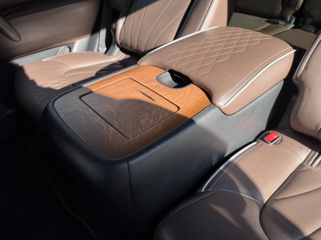2017 INFINITI QX80 Image 51