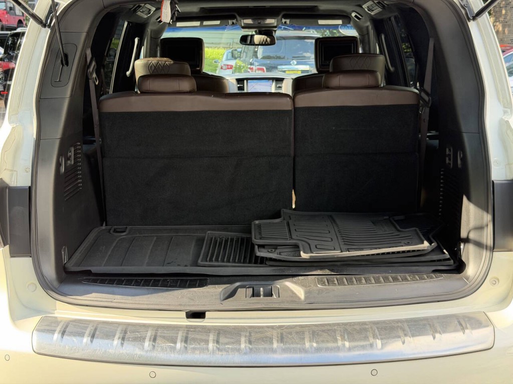 2017 INFINITI QX80 Image 52