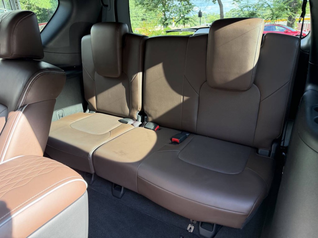 2017 INFINITI QX80 Image 54