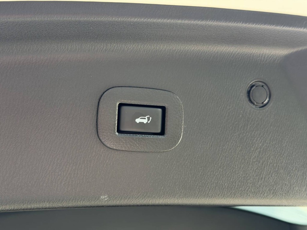 2017 INFINITI QX80 Image 56