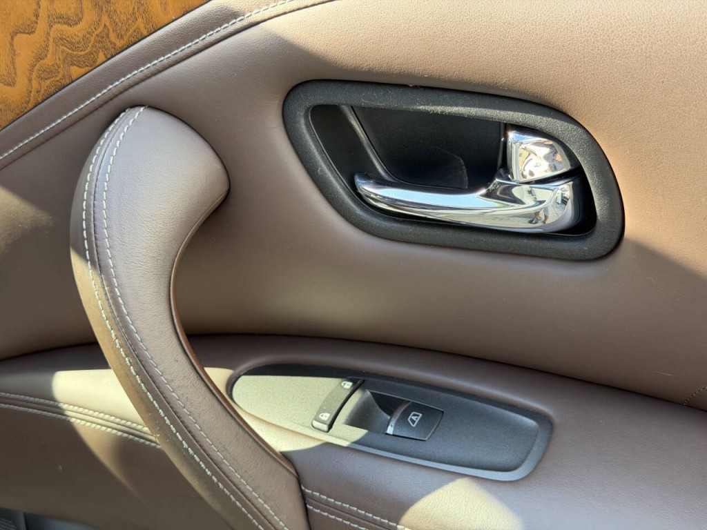 2017 INFINITI QX80 Image 58