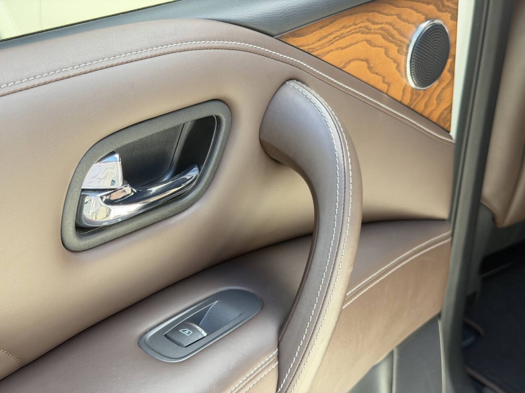2017 INFINITI QX80 Image 61