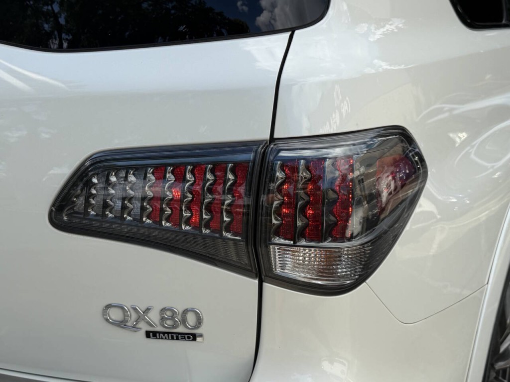 2017 INFINITI QX80 Image 74