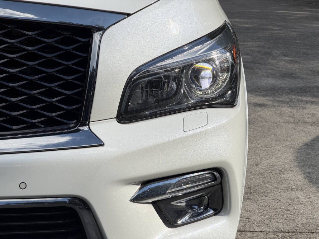 2017 INFINITI QX80 Image 75