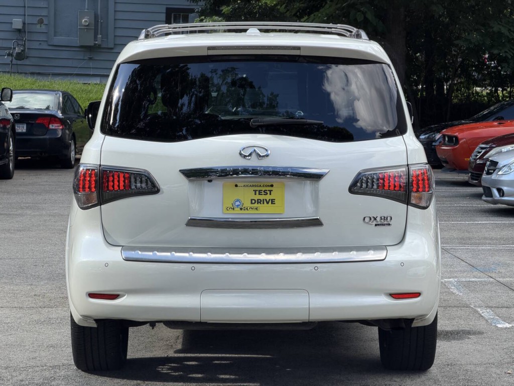 2017 INFINITI QX80 Image 4
