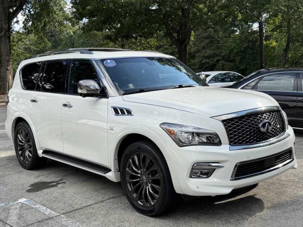 2017 INFINITI QX80 Image 9