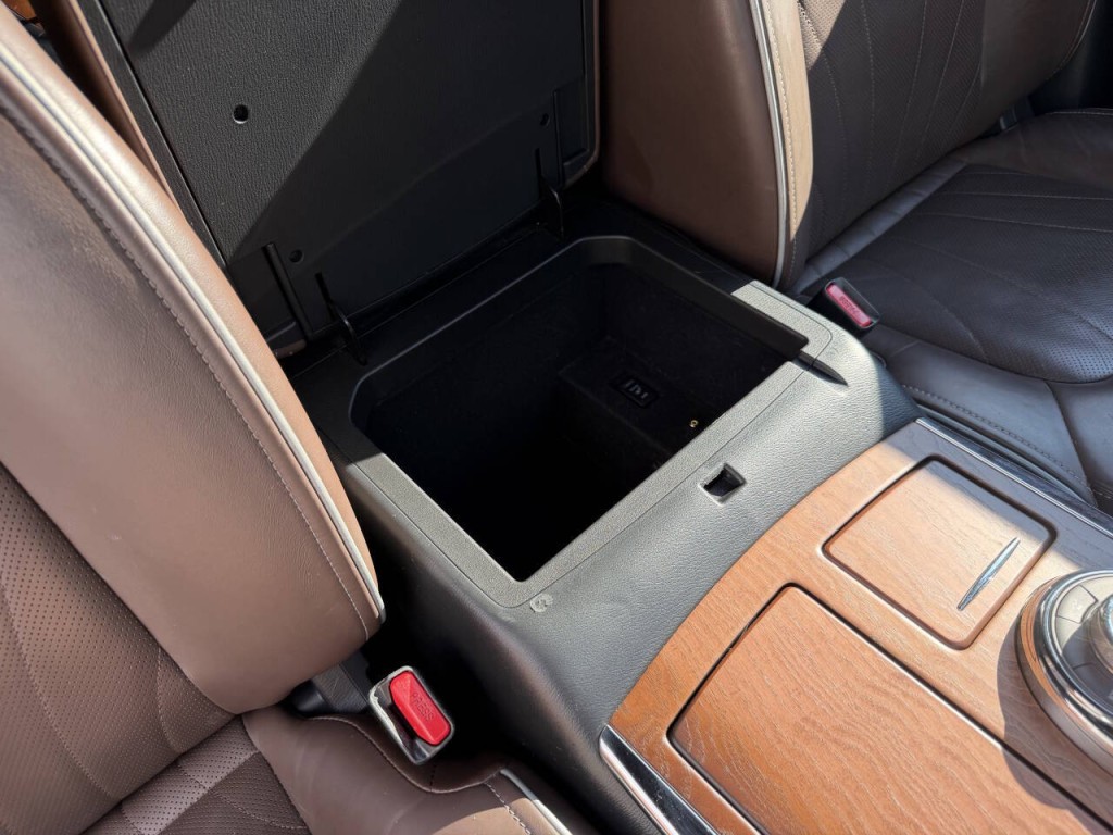 2017 INFINITI QX80 Image 16