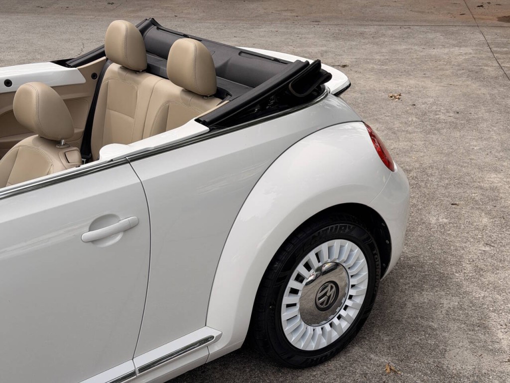 2014 Volkswagen Beetle Image 6