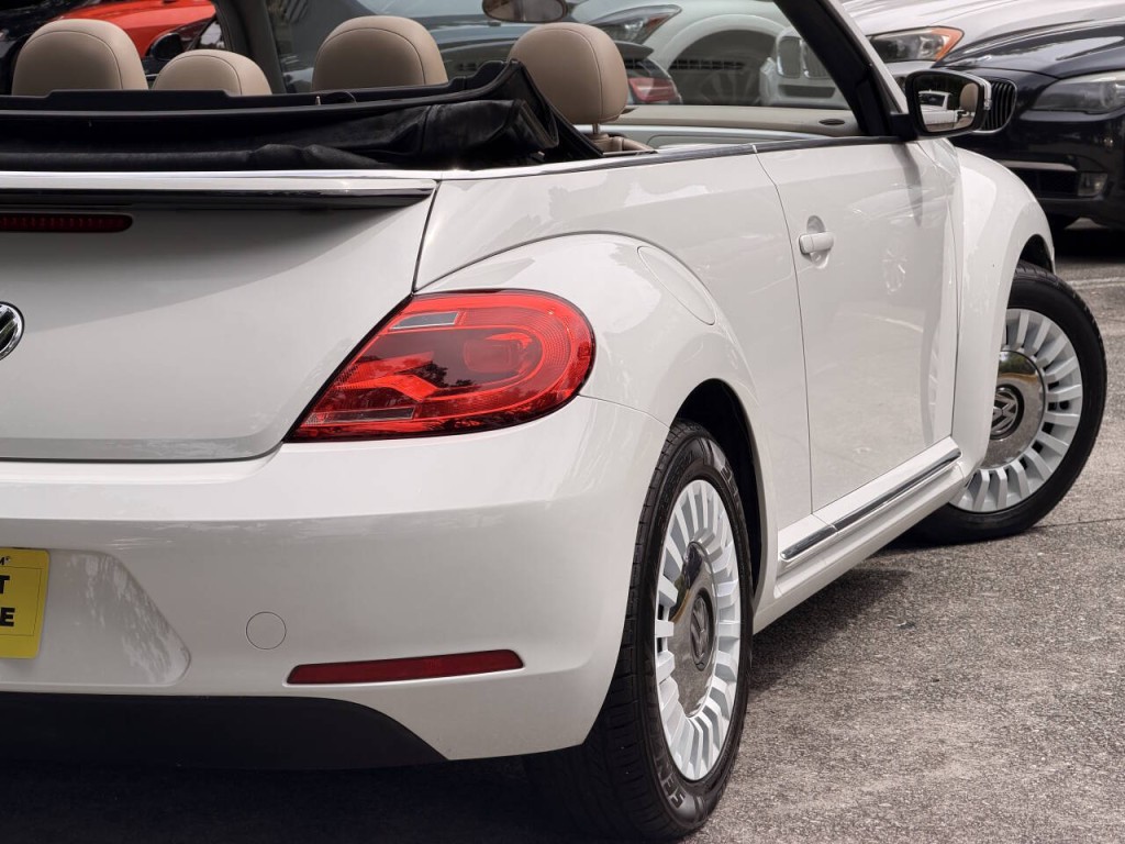 2014 Volkswagen Beetle Image 10