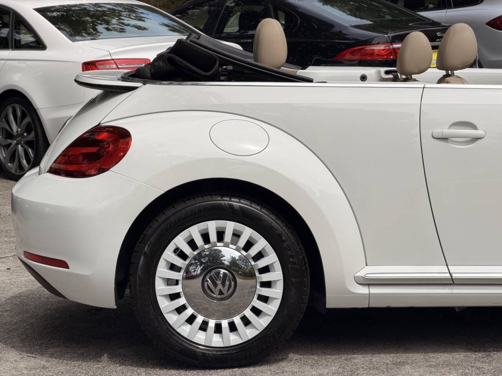 2014 Volkswagen Beetle Image 13
