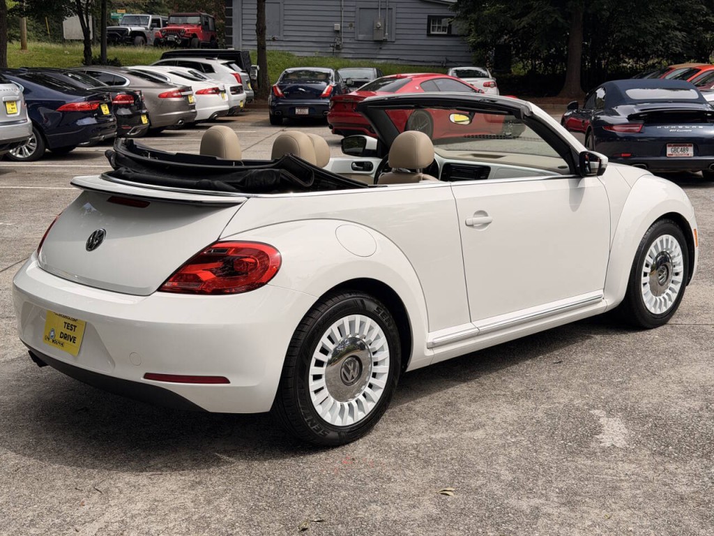 2014 Volkswagen Beetle Image 14