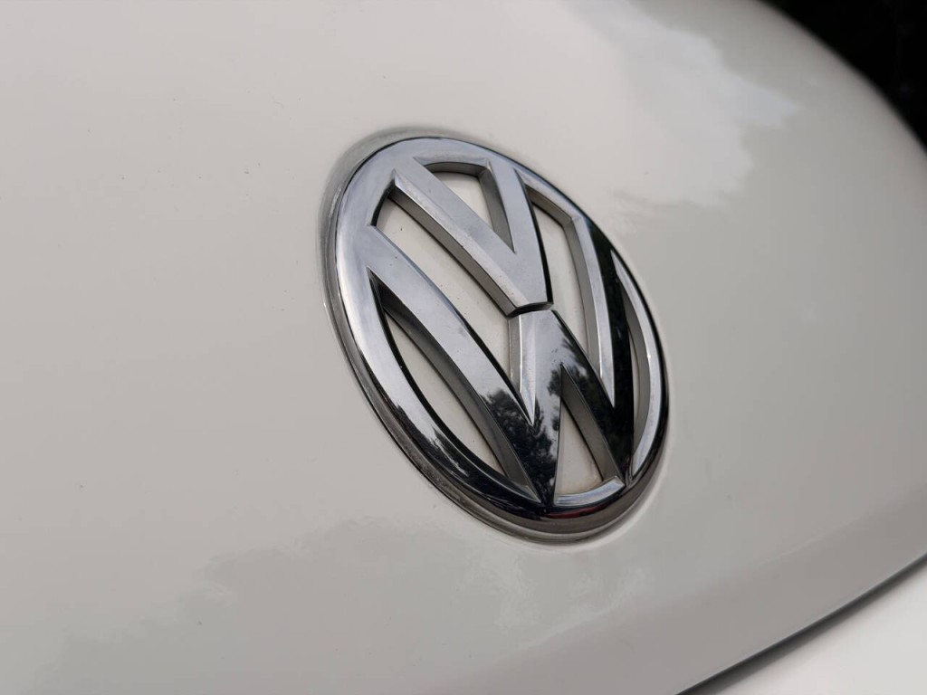 2014 Volkswagen Beetle Image 15