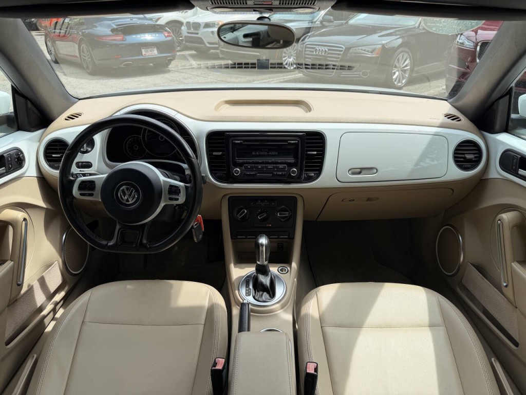 2014 Volkswagen Beetle Image 50