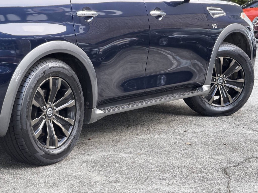 2017 Nissan Armada Image 6