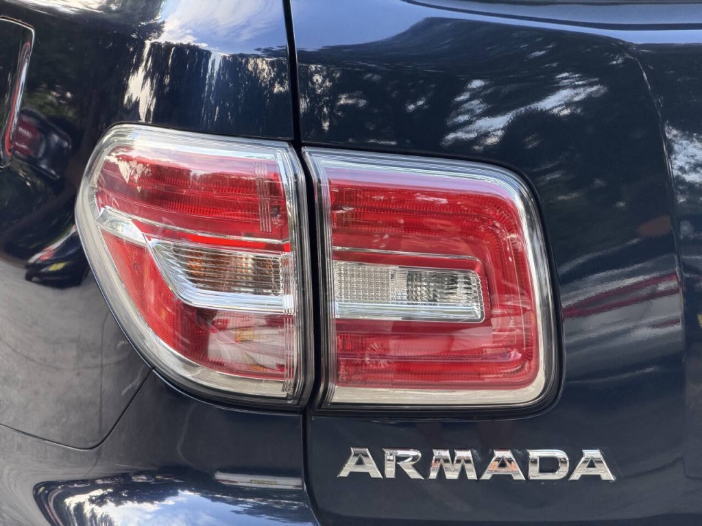 2017 Nissan Armada Image 7