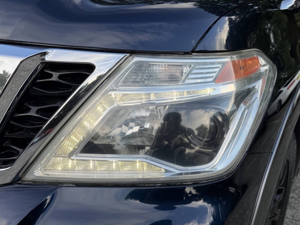 2017 Nissan Armada Image 9