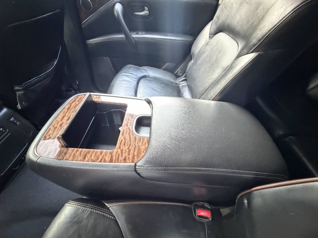 2017 Nissan Armada Image 14