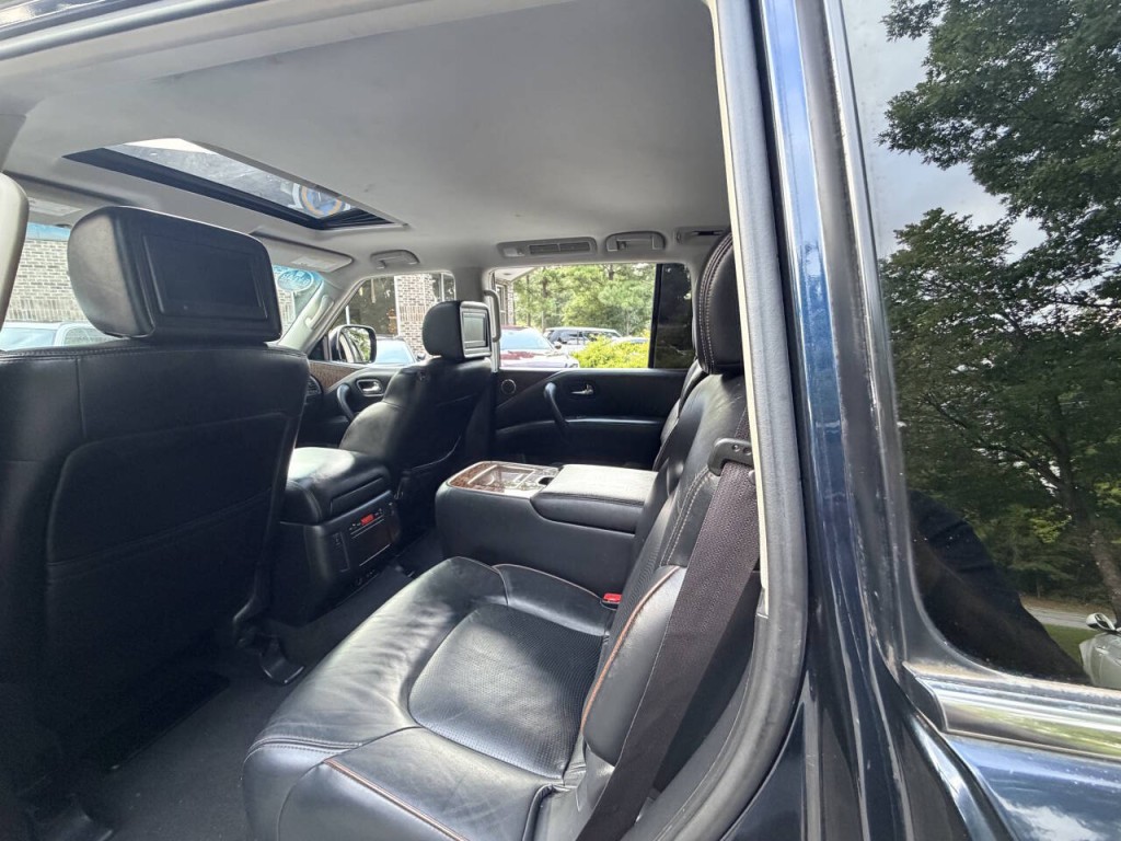 2017 Nissan Armada Image 24