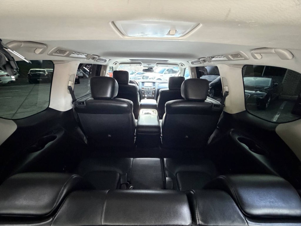 2017 Nissan Armada Image 26