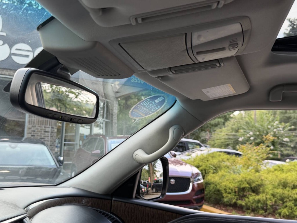 2017 Nissan Armada Image 38