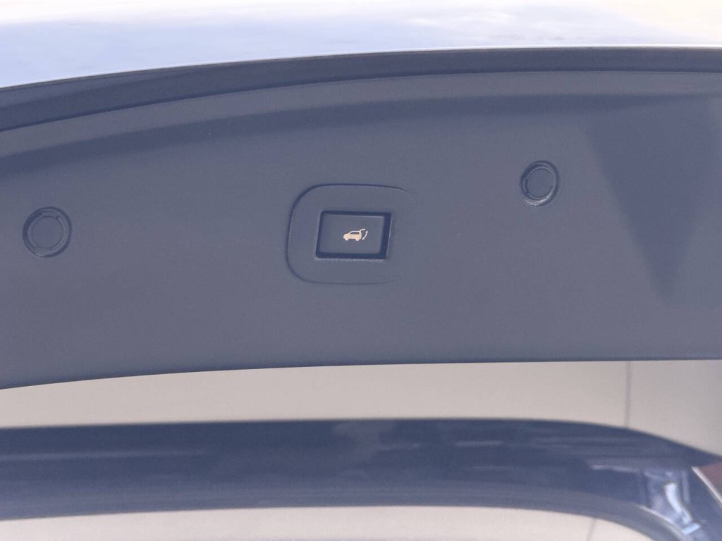 2017 Nissan Armada Image 45