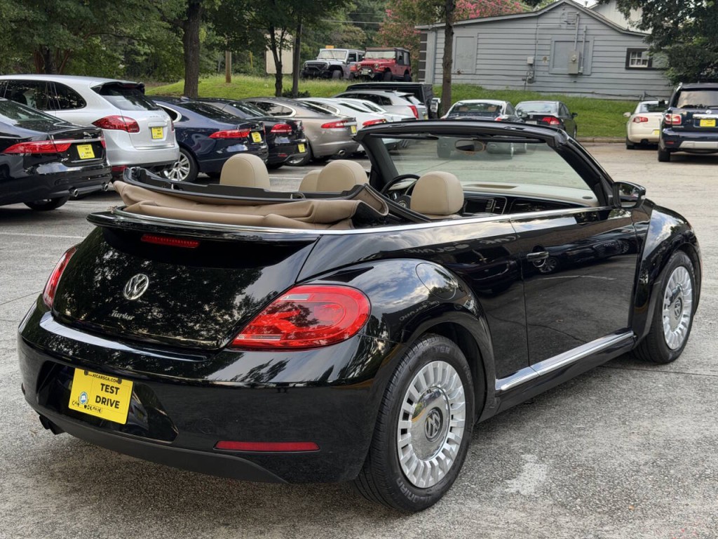 2016 Volkswagen Beetle Image 4