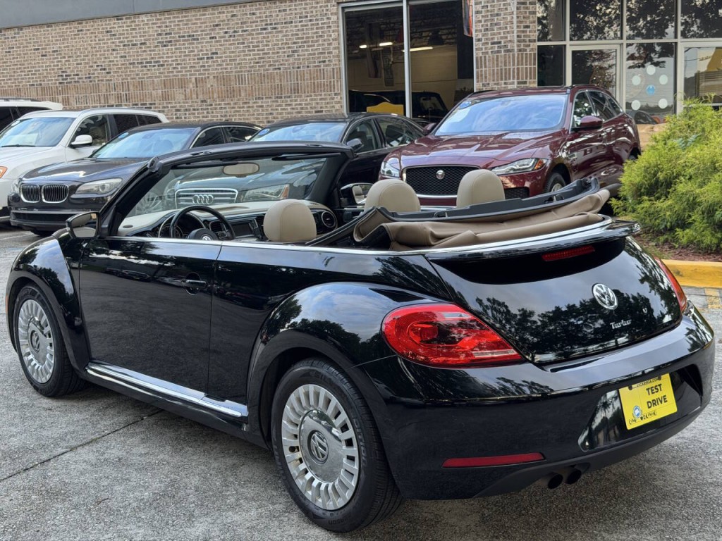 2016 Volkswagen Beetle Image 6