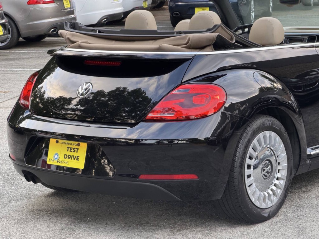 2016 Volkswagen Beetle Image 12