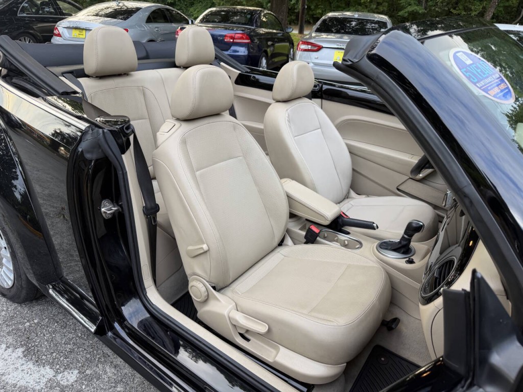 2016 Volkswagen Beetle Image 41
