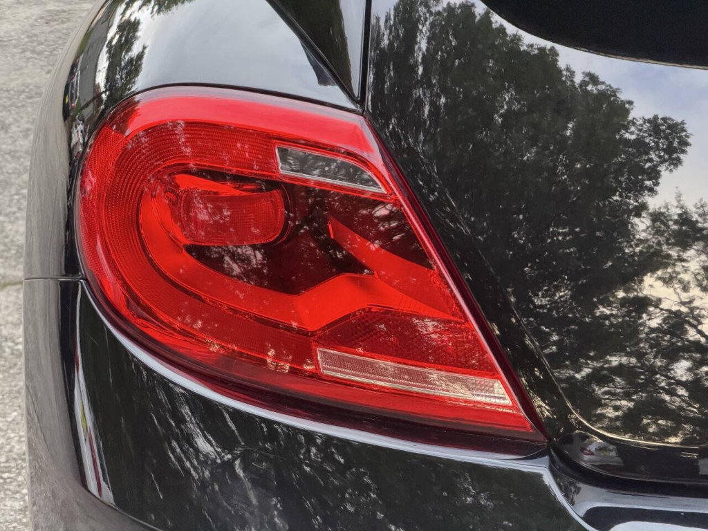 2016 Volkswagen Beetle Image 43