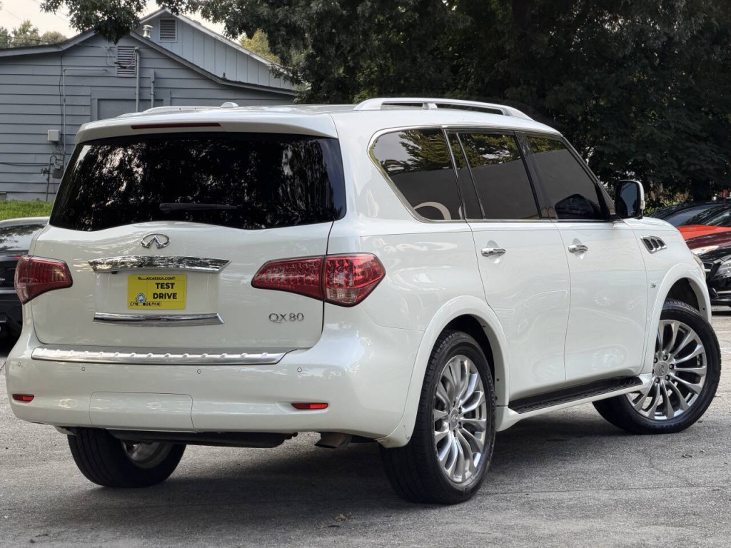 2017 INFINITI QX80 Image 5