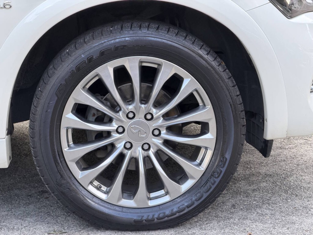 2017 INFINITI QX80 Image 15
