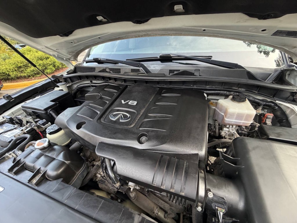 2017 INFINITI QX80 Image 16