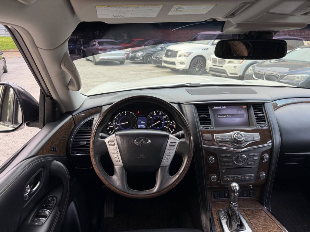 2017 INFINITI QX80 Image 18