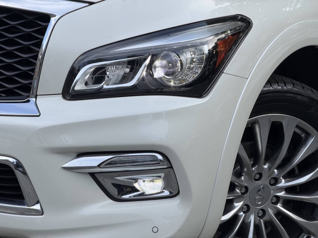 2017 INFINITI QX80 Image 60
