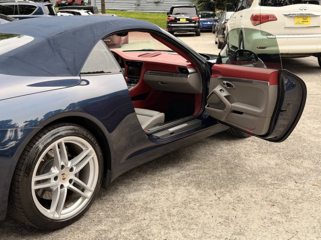 2012 Porsche 911 Image 7
