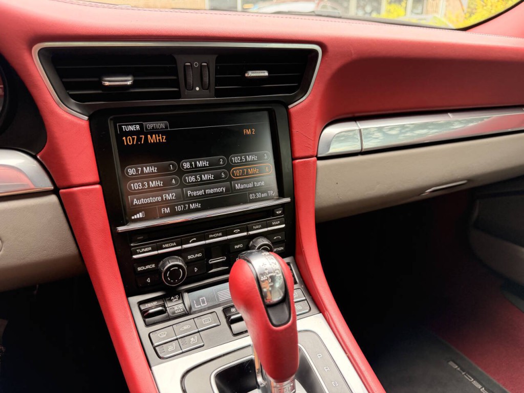 2012 Porsche 911 Image 17